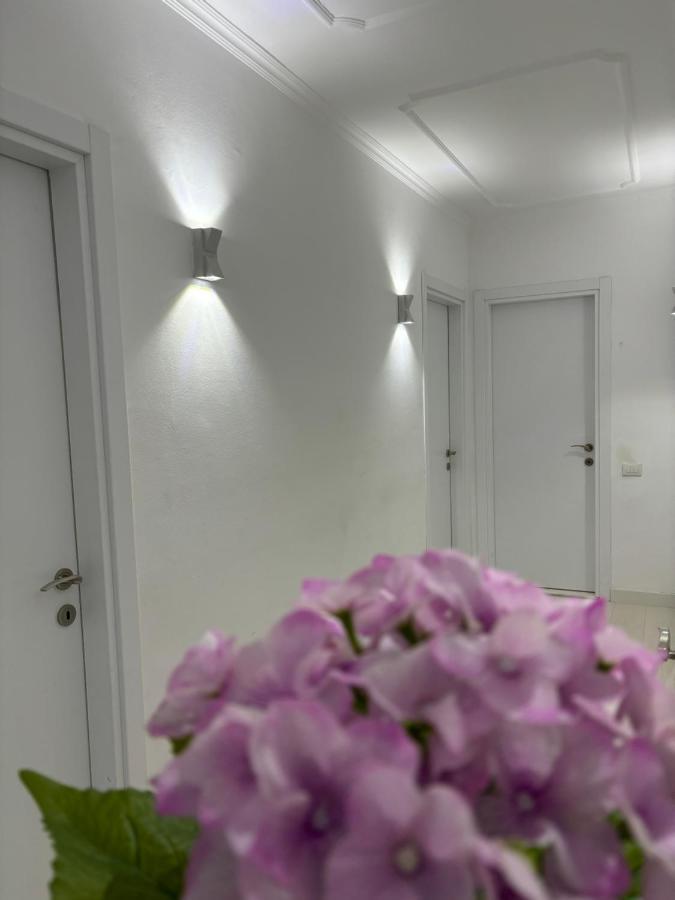 Center, Selvia White Apartment Тирана Екстер'єр фото